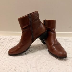 Ecco Women's Brown Leather Ankle Boots with Side Zip